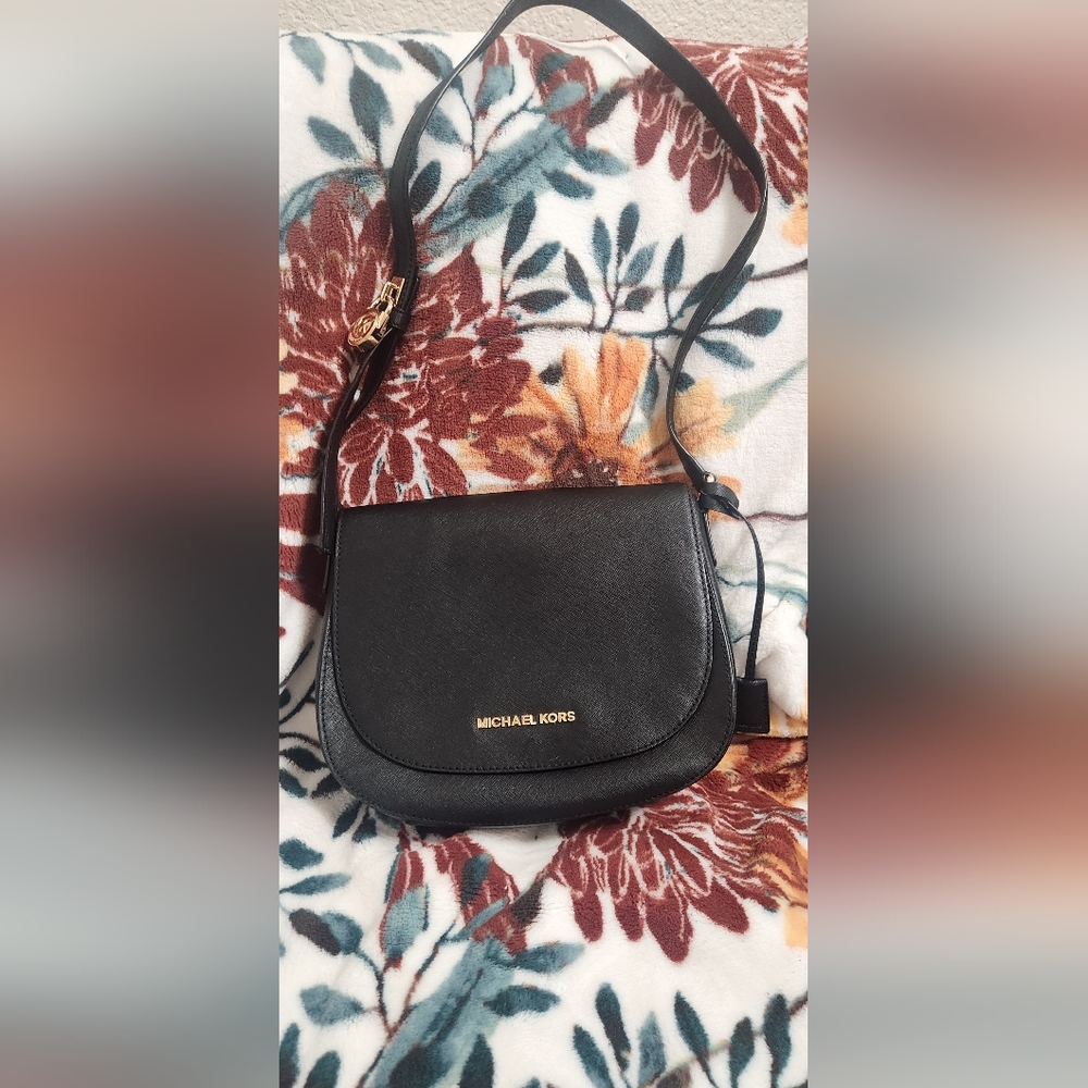 Michael Kors Shoulder Bag With Gold Accents